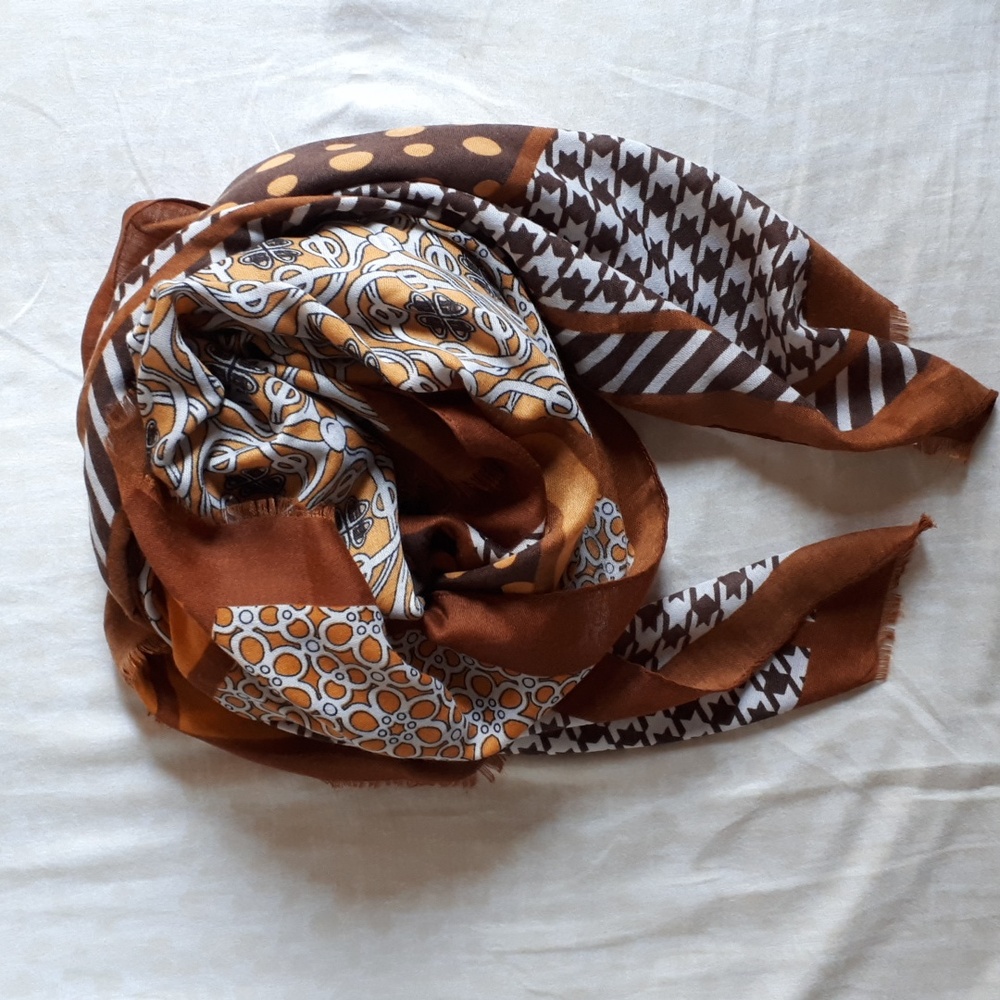 Lulla Geometric Patterned Scarf - Picture 2 of 2